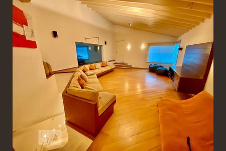 Casa à venda com 871m², 5 quartos e 6 vagas Casa à venda com 871m², 5 quartos e 6 vagasSalão de festas