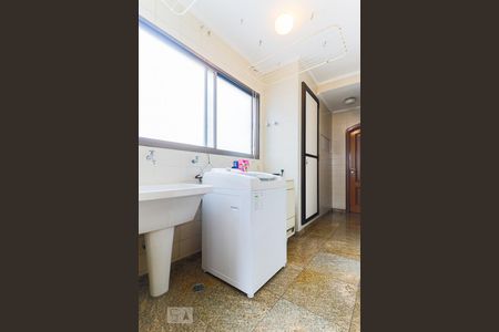 Apartamento para alugar com 242m², 4 quartos e 3 vagasÁrea de Serviço