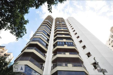 Apartamento para alugar com 242m², 4 quartos e 3 vagasFachada
