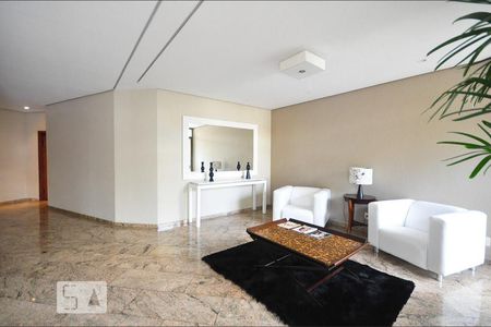 Apartamento para alugar com 242m², 4 quartos e 3 vagasHall