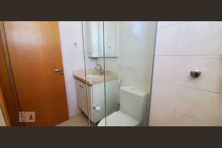 Banheiro da Suíte de apartamento para alugar com 3 quartos, 100m² em Taquaral, Campinas
