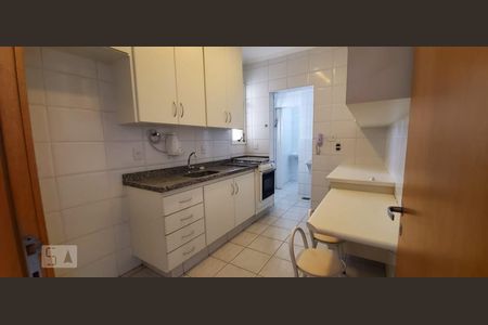 Cozinha de apartamento para alugar com 3 quartos, 100m² em Taquaral, Campinas