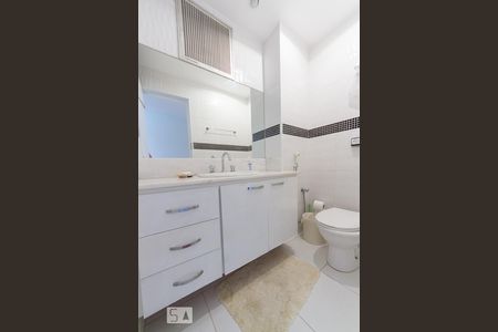 Banheiro de apartamento para alugar com 3 quartos, 116m² em Cerqueira César, São Paulo