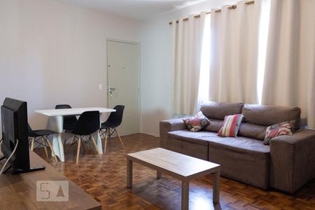 Sala de apartamento para alugar com 3 quartos, 75m² em Aclimação, São Paulo