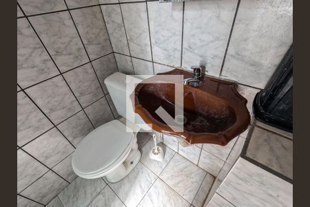 Banheiro de casa para alugar com 1 quarto, 40m² em Piqueri, São Paulo
