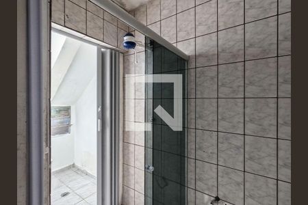 Banheiro de casa para alugar com 1 quarto, 40m² em Piqueri, São Paulo