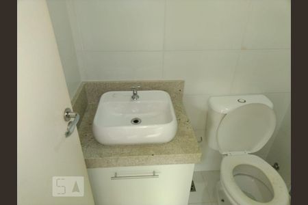 Apartamento à venda com 67m², 2 quartos e sem vagaBanheiro Social