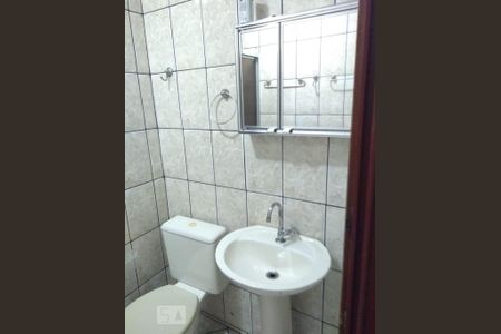 Casa para alugar com 120m², 2 quartos e 1 vaga Casa para alugar com 120m², 2 quartos e 1 vagaBanheiro Corredor