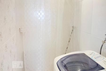 Casa à venda com 80m², 3 quartos e sem vagaBanheiro