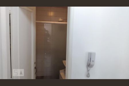 Banheiro de apartamento à venda com 1 quarto, 55m² em Sumaré, São Paulo