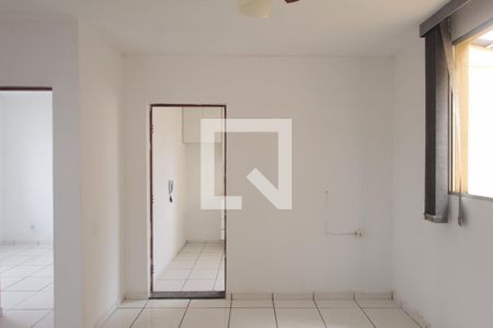 Sala de apartamento para alugar com 2 quartos, 45m² em Piratininga (venda Nova), Belo Horizonte