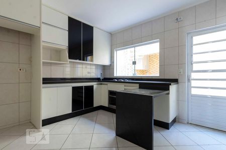 Casa à venda com 220m², 2 quartos e 1 vagaCozinha