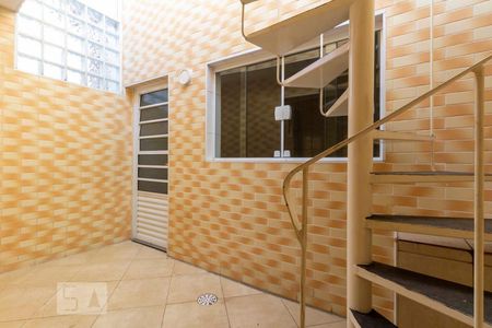 Casa à venda com 220m², 2 quartos e 1 vagaÁrea de Serviço