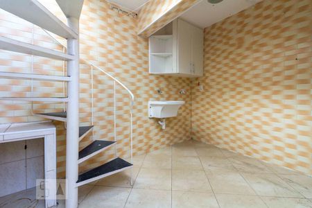 Casa à venda com 220m², 2 quartos e 1 vagaÁrea de Serviço