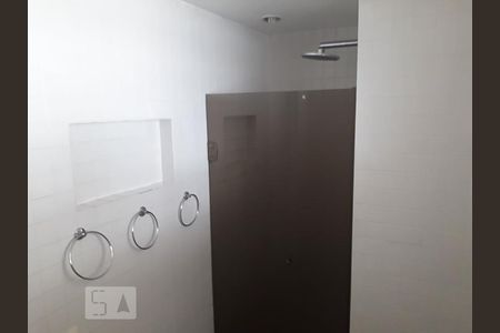 Banheiro de apartamento para alugar com 3 quartos, 73m² em Jardim Londrina, São Paulo