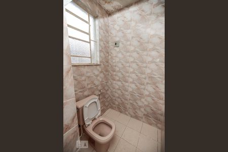 Casa para alugar com 484m², 5 quartos e 4 vagasBanheiro 2°Andar