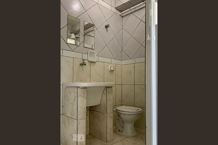 Studio para alugar com 30m², 1 quarto e sem vaga Studio para alugar com 30m², 1 quarto e sem vagaBanheiro