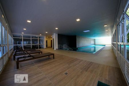 Studio para alugar com 30m², 1 quarto e 1 vaga Studio para alugar com 30m², 1 quarto e 1 vagaPiscina