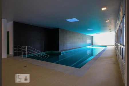 Studio para alugar com 30m², 1 quarto e 1 vaga Studio para alugar com 30m², 1 quarto e 1 vagaPiscina