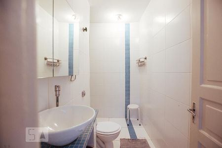 Casa à venda com 100m², 2 quartos e sem vaga Casa à venda com 100m², 2 quartos e sem vagaBanheiro