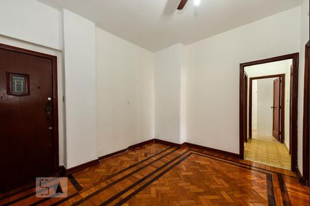 Apartamento à venda com 70m², 2 quartos e sem vagaSala