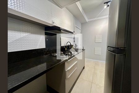 Cozinha de apartamento para alugar com 1 quarto, 45m² em Campeche, Florianópolis