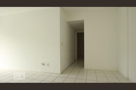 Sala de apartamento para alugar com 2 quartos, 65m² em Camorim, Rio de Janeiro