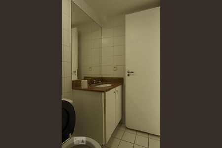 Banheiro Corredor de apartamento para alugar com 2 quartos, 65m² em Camorim, Rio de Janeiro