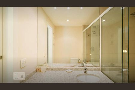 Banheiro Suíte de apartamento à venda com 1 quarto, 84m² em Paraíso do Morumbi, São Paulo