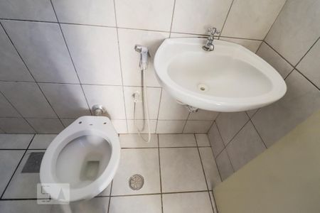 Banheiro de kitnet/studio para alugar com 1 quarto, 30m² em Setor Leste Universitário, Goiânia