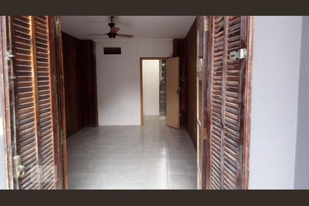 Quarto de casa para alugar com 2 quartos, 137m² em Carandiru, São Paulo