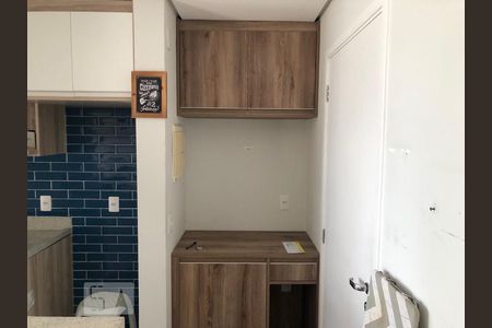 Detalhe da sala de apartamento para alugar com 2 quartos, 57m² em Parque Reboucas, São Paulo