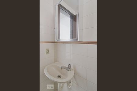 Banheiro do quarto 1 de apartamento para alugar com 1 quarto, 35m² em Portão, Curitiba