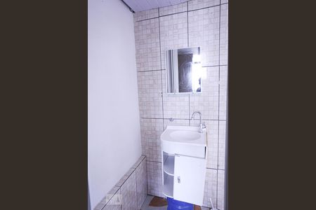 Detalhe banheiro de casa para alugar com 1 quarto, 30m² em Vila Antonina, São Paulo