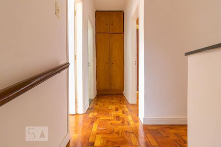 Casa para alugar com 190m², 3 quartos e 2 vagas Casa para alugar com 190m², 3 quartos e 2 vagasCorredor