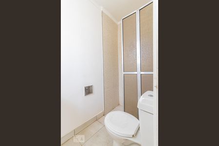 Casa para alugar com 190m², 3 quartos e 2 vagas Casa para alugar com 190m², 3 quartos e 2 vagasBanheiro de Serviço