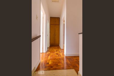 Casa para alugar com 190m², 3 quartos e 2 vagas Casa para alugar com 190m², 3 quartos e 2 vagasCorredor