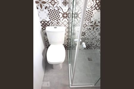 Banheiro de casa para alugar com 1 quarto, 28m² em Vila Guarani (z Sul), São Paulo