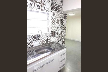 Cozinha de casa para alugar com 1 quarto, 28m² em Vila Guarani (z Sul), São Paulo