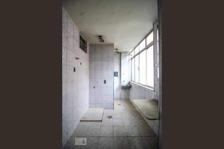 Apartamento para alugar com 70m², 3 quartos e sem vaga Apartamento para alugar com 70m², 3 quartos e sem vagaCozinha e Área de Serviço