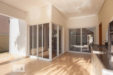 Casa de condomínio à venda com 265m², 4 quartos e 2 vagas Casa de condomínio à venda com 265m², 4 quartos e 2 vagasChurrasqueira