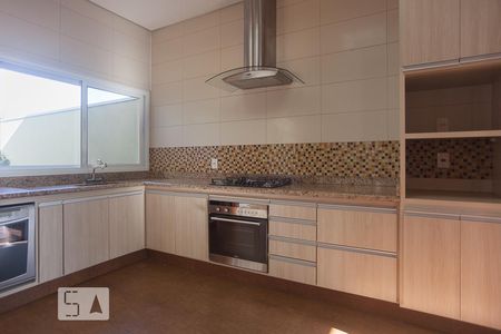 Casa de condomínio à venda com 265m², 4 quartos e 2 vagas Casa de condomínio à venda com 265m², 4 quartos e 2 vagasCozinha