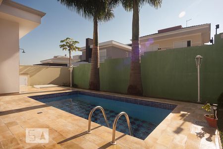 Casa de condomínio à venda com 265m², 4 quartos e 2 vagas Casa de condomínio à venda com 265m², 4 quartos e 2 vagasPiscina