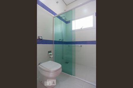 Casa de condomínio à venda com 265m², 4 quartos e 2 vagas Casa de condomínio à venda com 265m², 4 quartos e 2 vagasBanheiro