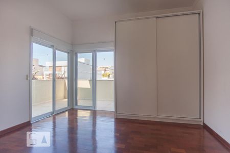 Casa de condomínio à venda com 265m², 4 quartos e 2 vagas Casa de condomínio à venda com 265m², 4 quartos e 2 vagasSuíte 2