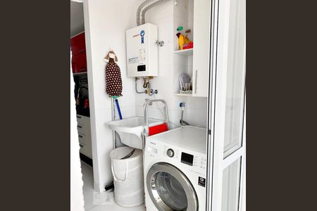 Apartamento à venda com 65m², 2 quartos e 1 vaga Apartamento à venda com 65m², 2 quartos e 1 vagaDetalhe da area de serviço