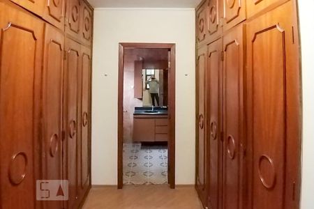 Casa à venda com 240m², 3 quartos e 2 vagasAntessala