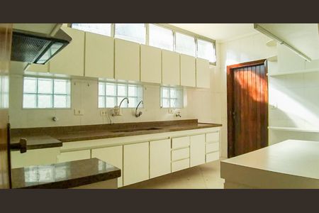 Casa à venda com 240m², 3 quartos e 2 vagasCozinha