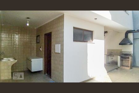 Casa à venda com 240m², 3 quartos e 2 vagasLavanderia