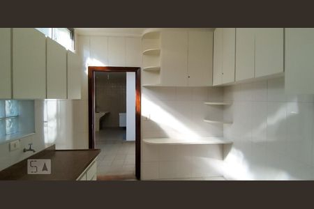 Casa à venda com 240m², 3 quartos e 2 vagasCozinha